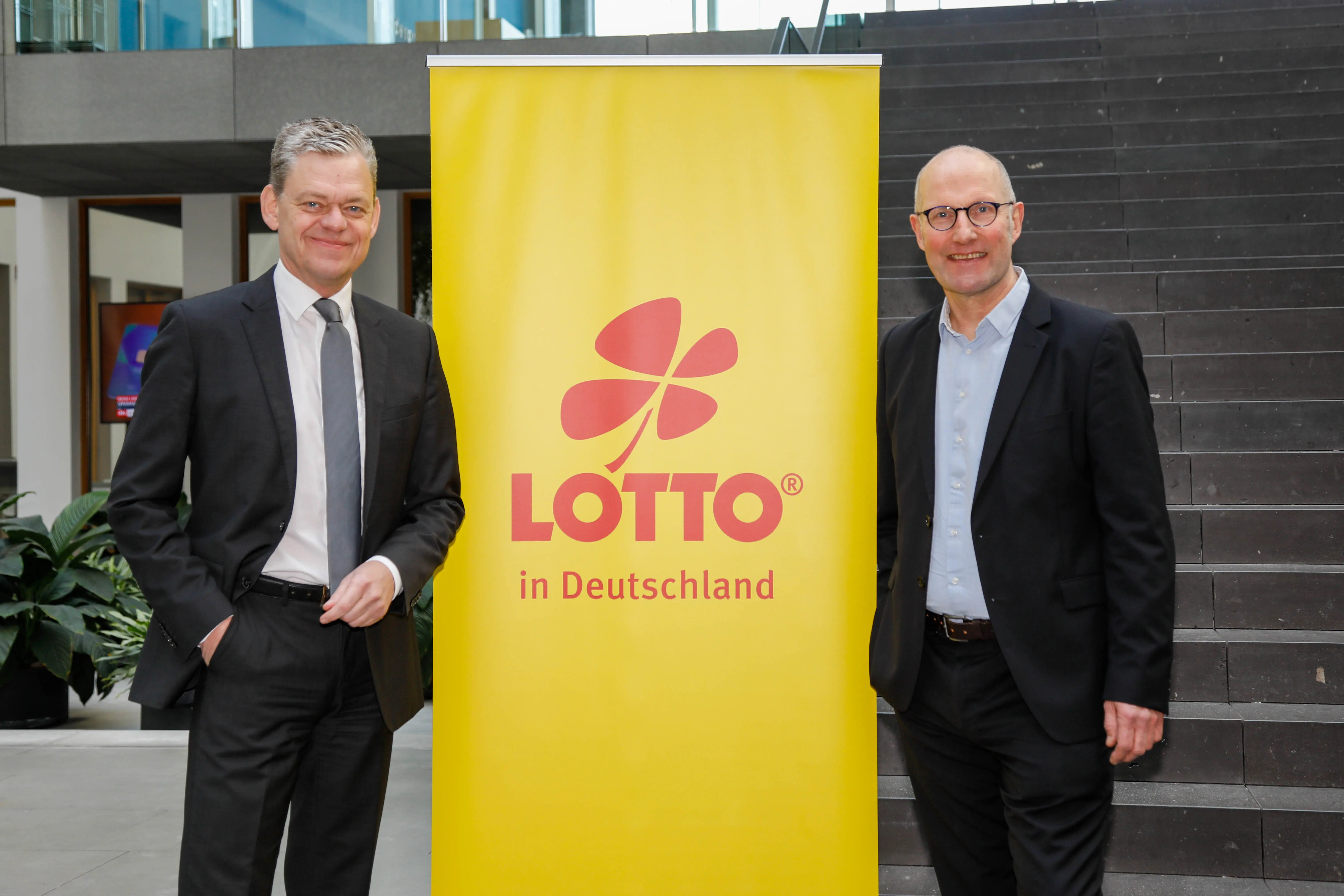 gluecksspiel-survey-2023-pressekonferenz-holthaus-stapelfeld