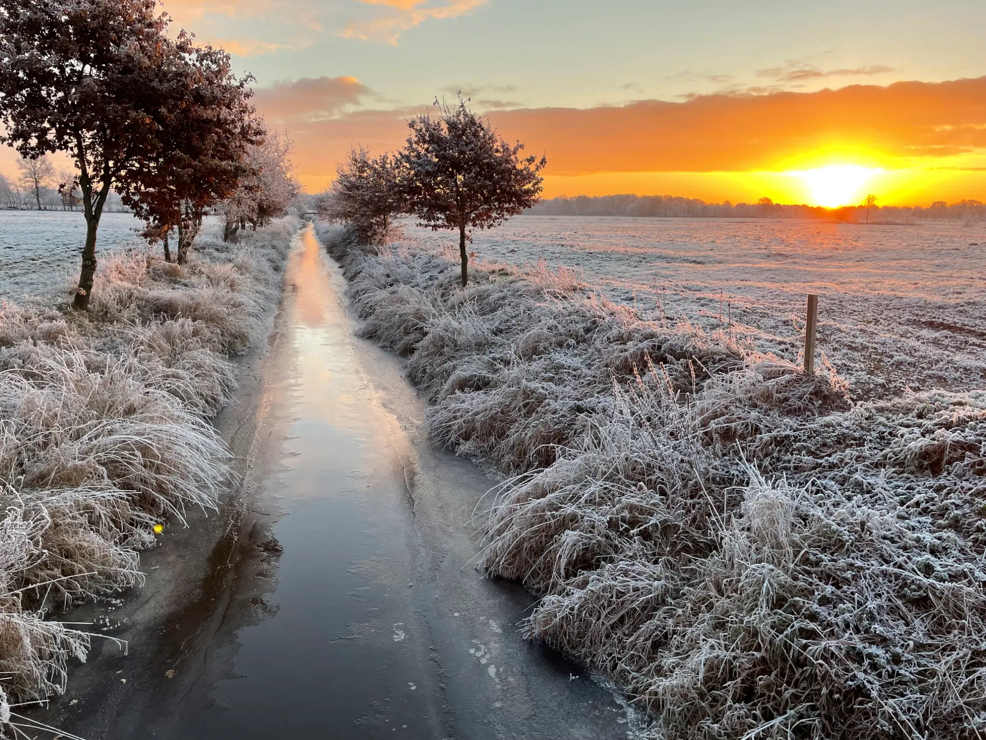 Jeddeloh: Fluss im Winter