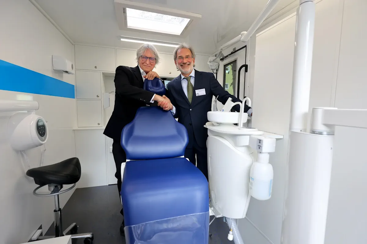 Innenansicht: Zahnmobil des Diakonischen Werks Hannover